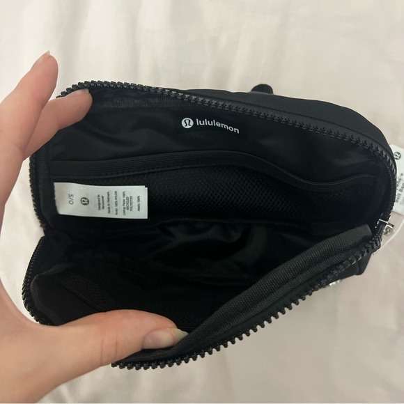 Lululemon Everywhere Belt Bag in Black - Picture 5 of 5